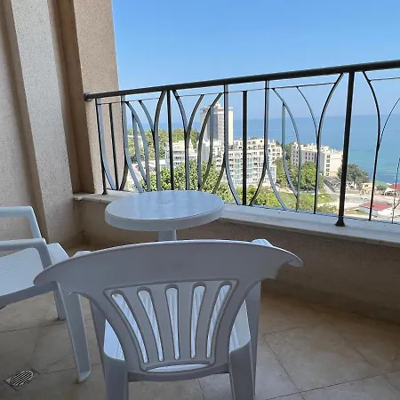 Апартаменти на морето плаж кабакум, варна, двустаен с паркомясто On The Sea Kabakum Varna, One-bedroom With Parking Lot *