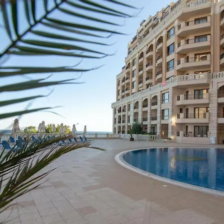 Апартаменти на морето плаж кабакум, варна, двустаен с паркомясто On The Sea Kabakum Varna, One-bedroom With Parking Lot Варна