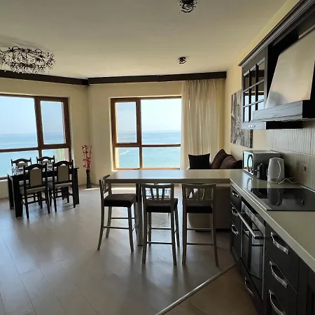 Elevated Sea View At Kabakum - 7th Floor, Private Pool & Parking Apartment Varna