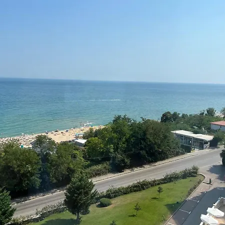 на морето плаж кабакум, варна, двустаен с паркомясто On The Sea Kabakum Varna, One-bedroom With Parking Lot Apartament *